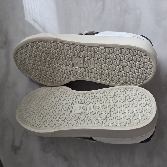 Veja Recife Logo Sneakers Women's Size 8 - Picture 7 of 12